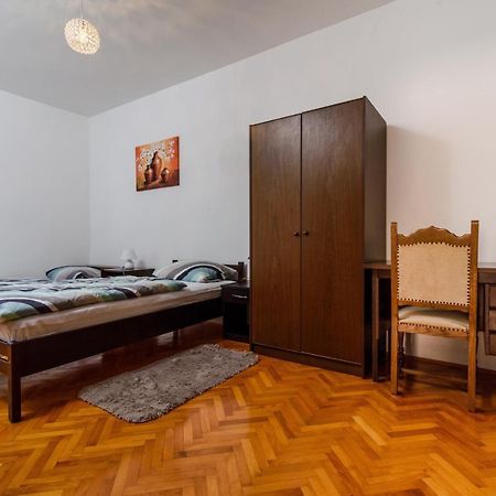 Apartments With A Parking Space Kastel Kambelovac, Kastela - 15480 Zewnętrze zdjęcie